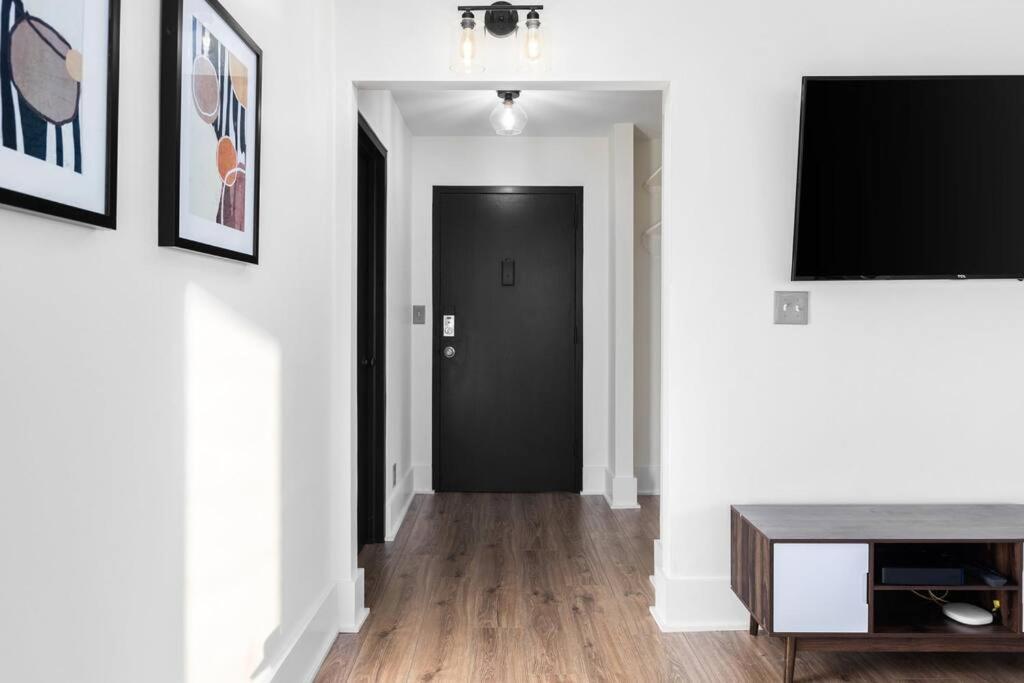 1109-extra Lg-king Bed-1 Free Park-fast Wifi-dtw Apartment *